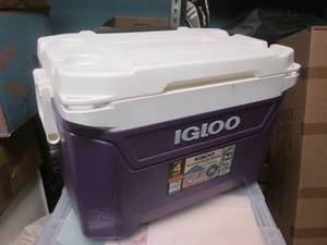 (R) Igloo 60 Qt Wheeled Cooler...