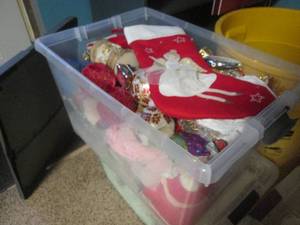 (R) Tote with Lid Full of Christmas...