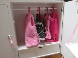 (R) Doll Play Closet with Contents ...
