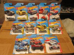 (R) Assorted Hot Wheels in Packagin...