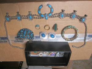 (R) Assorted Fashion Jewelry...