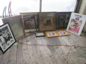(G) Assorted Wall Decor...