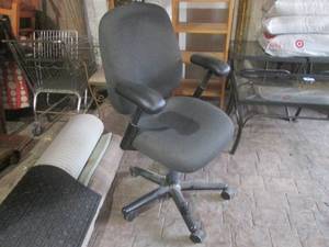 (G) Swivel Office Chair with Adjust...