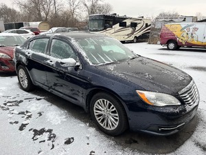 2011 Chrysler 200 Limited V6