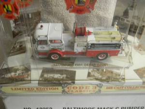 CODE 3 COLLECTIBLES 164 SCALE DIE-CAST - LIMITED EDITION #4095 of 5004 BALTIMORE MACK C PUMPER TRUCK - IN BOX - WITH COA - FANTASTIC PIECE - SEE PICTURES