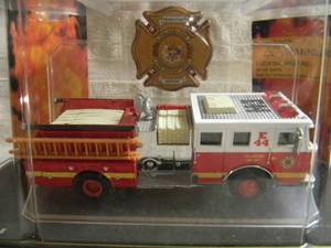 CODE 3 COLLECTIBLES 164 SCALE DIE-CAST - LIMITED EDITION 1 of 25000 CITY OF PHILADELPHIA FIRE DEPT. TRUCK - IN BOX - FANTASTIC PIECE - SEE PICTURES