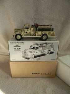EASTWOOD AUTOMOBILIA 134 SCALE DIE CAST U.S.A. DESERT SERVICE 1957 INTERNATIONAL R-200 WITH PUMPER BODY - IN BOX - GREAT PIECE - SEE PICTURES