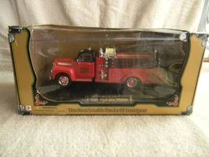 GOLDEN WHEEL 125 SCALE DIE CAST 1951 FORD FIRE ENGINE - IN BOX - FANTASTIC PIECE - SEE PICTURES