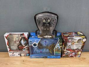 lot 72 image: New in Box Avatar The Way of Water, Judge Dredd Judge Fear, Ultraman Geed Primitive, and Digimon Unit NS-0071 F