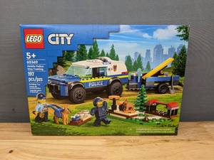 lot 26A image: Brand New Lego City Mobile Police Dog Training 60369 I