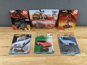 lot 78B image: New Collection of Hotwheels and Cars on the Road Toy Cars (7 Cars) F