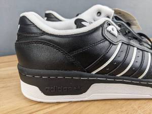 lot 23A image: New Adidas Rivalry Low Sneakers Mens Size 8 Black Shoes N
