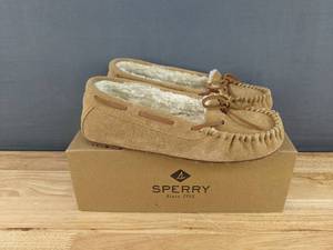 lot 152 image: New Womens Sperry Junior Trapper Slippers, Cinnamon , Size 9 N