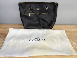 lot 75A image: Beautiful Coach Purse with Dust Bag, Brown R