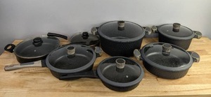lot 110 image: 7 PieceSet of Aluminum Non-Stick Pans with Lids Z