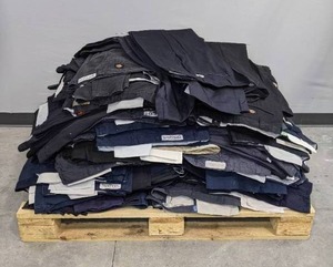 lot 10B image: Resellers Dream Pallet of Carhartt, Dickies and other Branded Work Pants 190 Total Pairs J