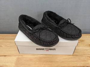 lot 89B image: New Minnetonka Camp Tie Moccasins Womens Size 8M N