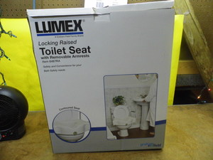 MM-Locking Raised Toilet Seat