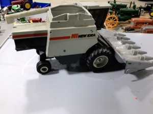 New Idea diecast combine