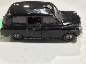3 CORGIS  DIECASTS