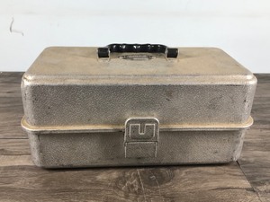 lot 43 image: Vintage UMCO Tackle Box with Tackle