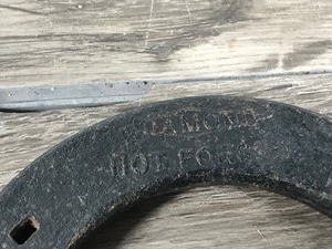 lot 45 image: 2 - Vintage Cast Iron Horseshoes