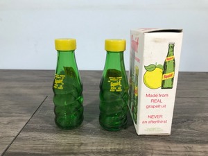 lot 53 image: Vintage 1974 Squirt Salt & Pepper Shakers in Original Boxes