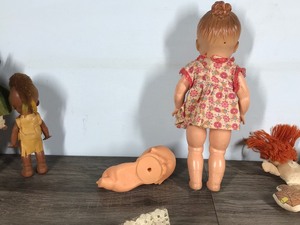 lot 75 image: Lot of Vintage Dolls