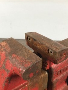 lot 103 image: Vintage CRAFTSMAN 391-5180 Swivel 3-12 Bench Vise w Anvil, Pipe Jaws & Bolts