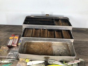 lot 135 image: Aluminum Tackle Box with Tackle