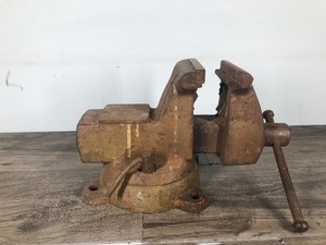 lot 170 image: Wilton N2 111056 Vise