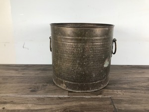 lot 192 image: Large Brass Planter with Handles on the Side