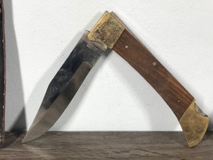 lot 457 image: 2 - Hunting Buck Knives with Sheaths