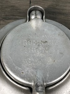 lot 470 image: Vintage Scandinavian Nordic Ware Krumkake Iron Stove Top