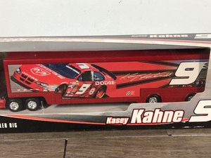 lot 485 image: 2005 Nascar Winners Circle Kasey Kahne #9 Dodge 164 scale die cast Trailer Rig