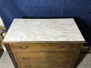 lot 2 image: Vintage Solid Wood 4 Drawer Dresser with Laminate Top