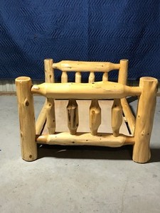 lot 4 image: Toddlers Log Bed
