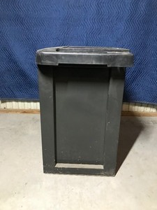 lot 8 image: Craftsman 4 Drawer Toolbox with Key