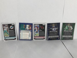 lot 386 image: 5 Random Quarterback Football Cards