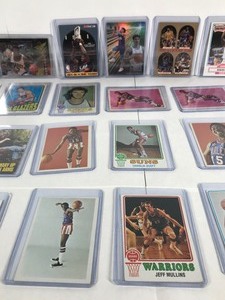 lot 372 image: Lot of 22 Collectible Basketball Cards