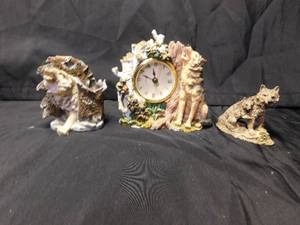 lot 252 image: 2  wolves and a wolf clock