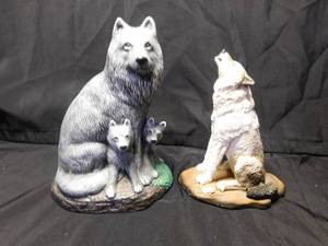 lot 254 image: 2 wolves
