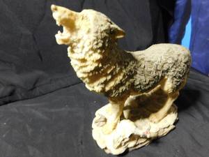 lot 255 image: Wolf figurine