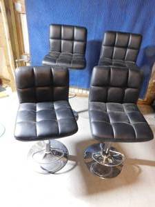 lot 268 image: Metal base upholstered swivel bar stools with adjustable height