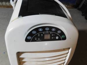 lot 275 image: Portable air conditioner