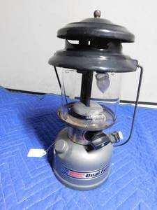 lot 279 image: Vintage 1994 Coleman lantern