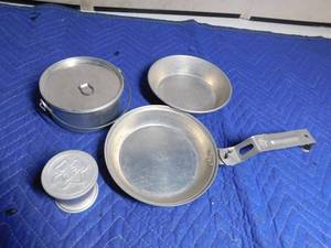 lot 286 image: Girl Scout mess kit