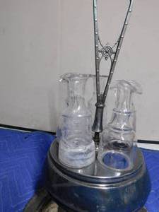 lot 288 image: Vintage Silverplate Castar and 5 cruet rotating caddy