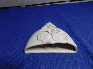 lot 297 image: Red Wing wall pocket