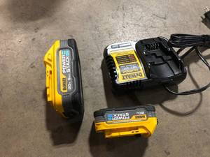 lot 39 image: DEWALT Powerstack 20-Volt Lithium-Ion 5.0 Ah and 1.7 Ah Batteries and Charger  Customer Returns See Pictures